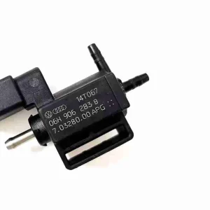 Cena promocyjna Zawór, układ powietrza wtórnego VEMO V10-63-0075